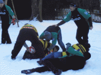 Ogień i rugby na śniegu